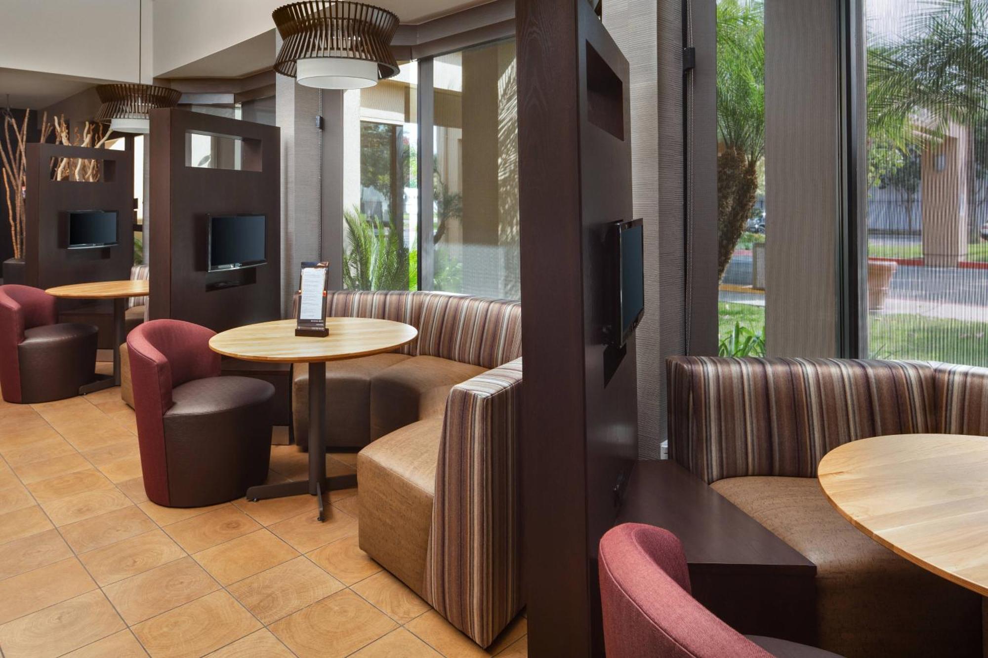 Courtyard Costa Mesa South Coast Metro Hotel Санта Ана Екстериор снимка