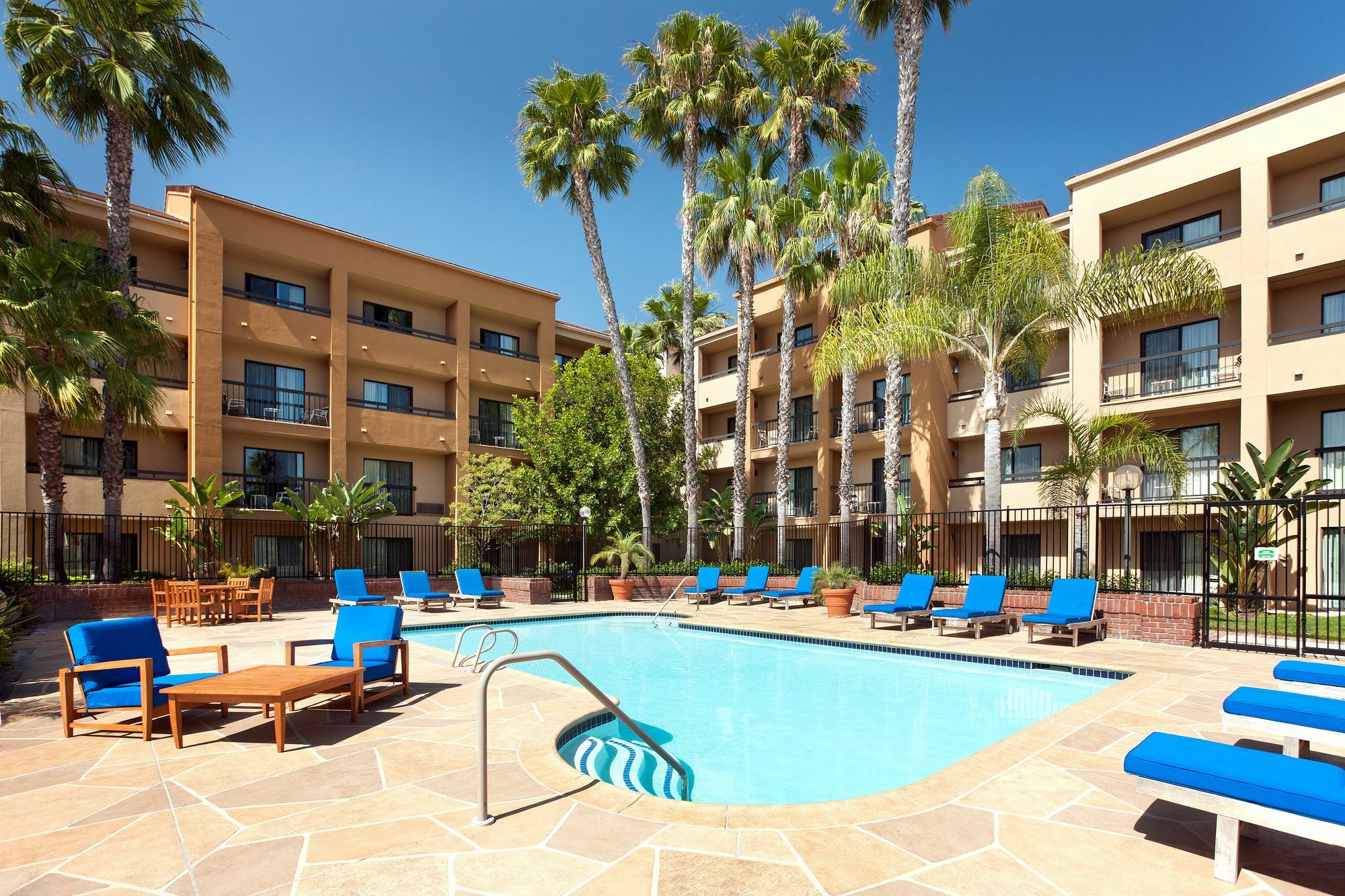 Courtyard Costa Mesa South Coast Metro Hotel Санта Ана Екстериор снимка