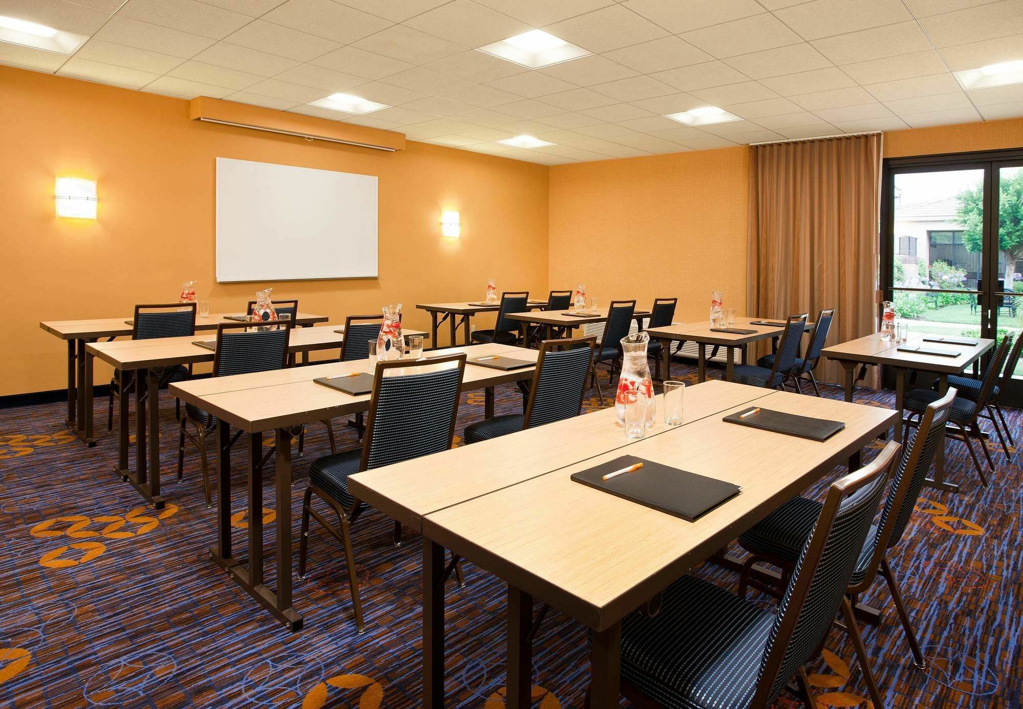Courtyard Costa Mesa South Coast Metro Hotel Санта Ана Екстериор снимка